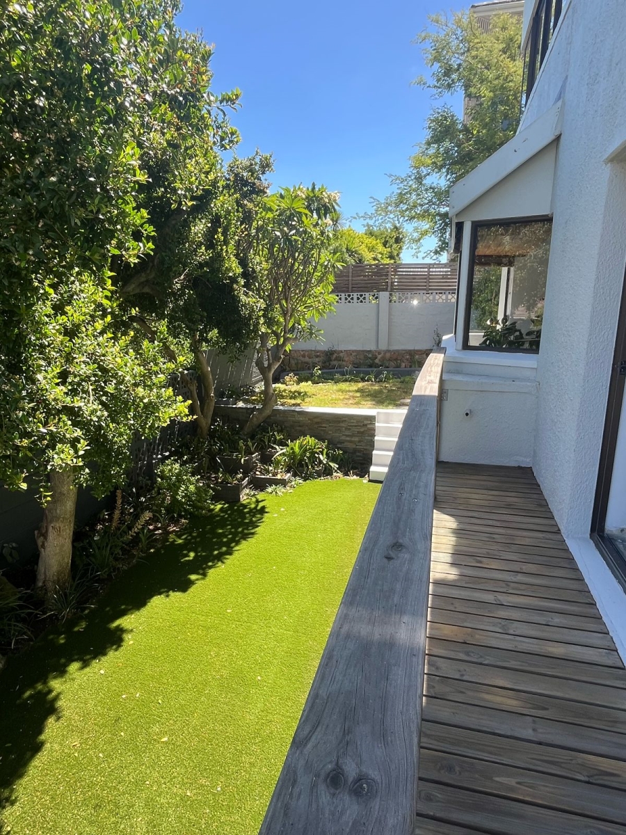 To Let 3 Bedroom Property for Rent in Vredehoek Western Cape